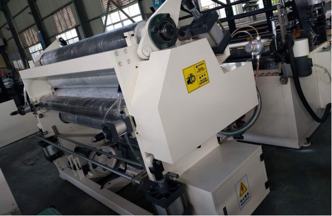 Plc-Wallboard-Rückspulentoiletten-Gewebe, das Stände der Maschinen-7.5KW 2 macht 9