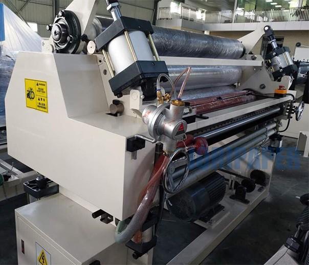 Plc-Wallboard-Rückspulentoiletten-Gewebe, das Stände der Maschinen-7.5KW 2 macht 10