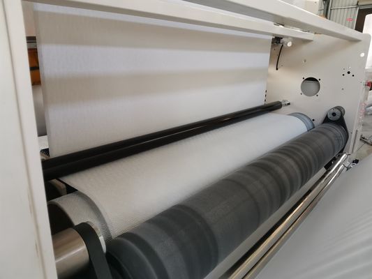 Toiletten-Seidenpapier 90mm Größe Rewinder 7.5KW, das Maschine herstellt